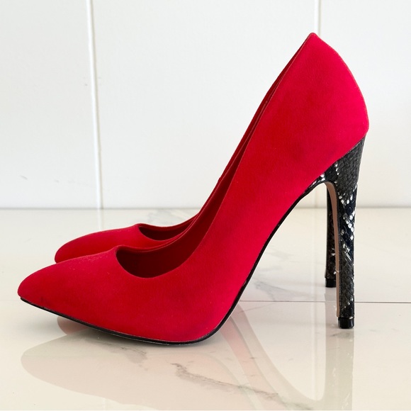 Shoedazzle Dani Classic Pump 7 Red Faux Suede Black Snake Stiletto Heels - Picture 10 of 10